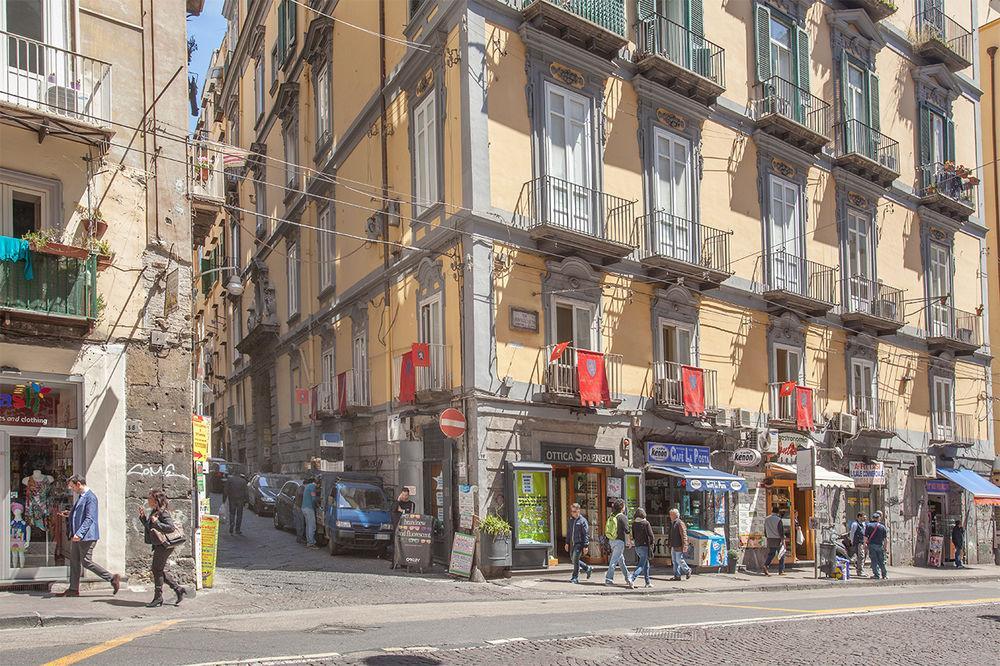 B&B L'Alloggio Dei Vassalli Neapel Exterior foto